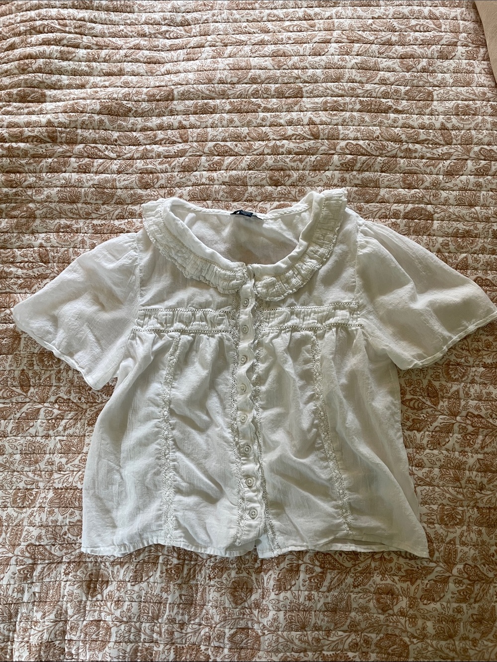 American Eagle White Ruffled Button-Front Blouse